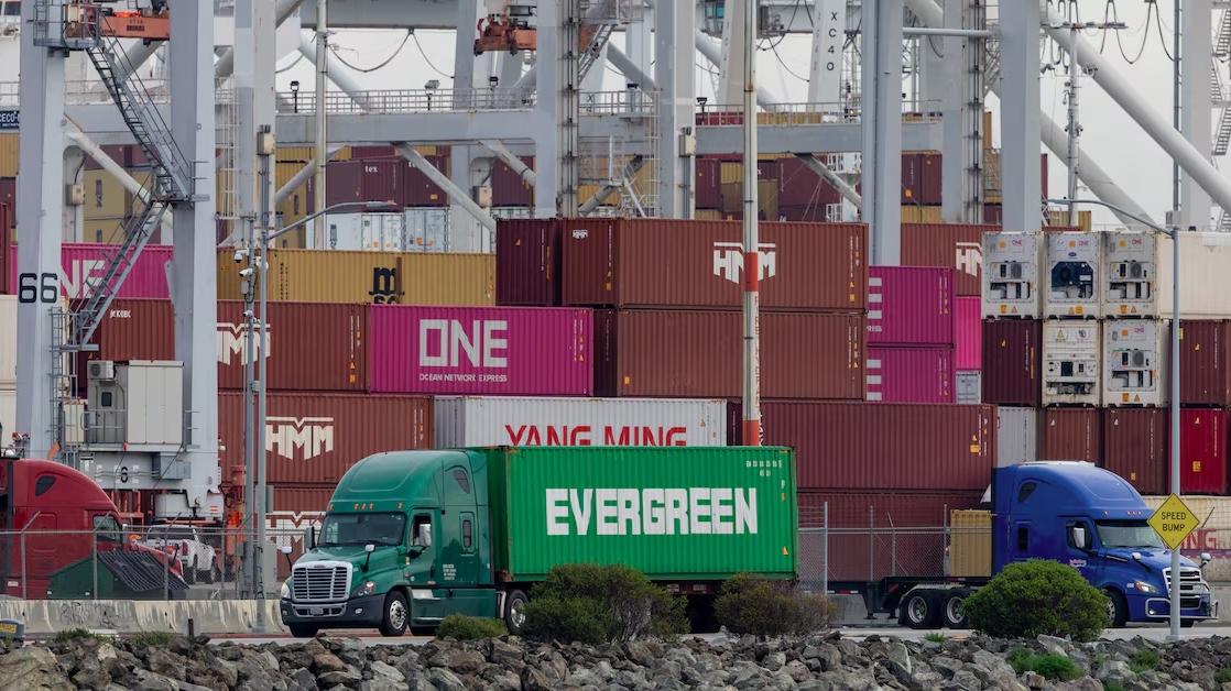 Mỹ áp thuế quan ở mức 10% trước khi nâng lên thành 15%